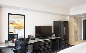 Hard Rock Hotel Tulsa Suites 4*